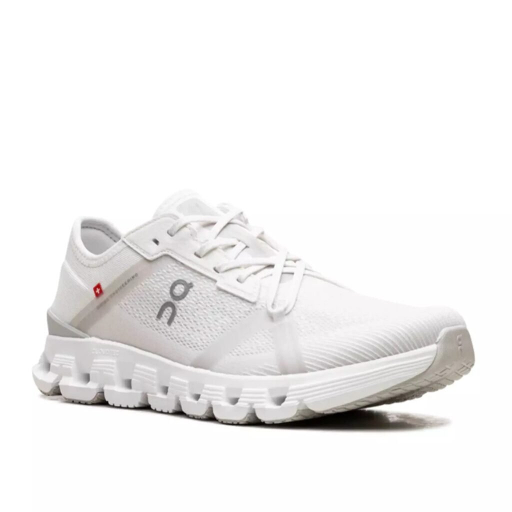 On Running Cloud X 4 AD White Wolf
