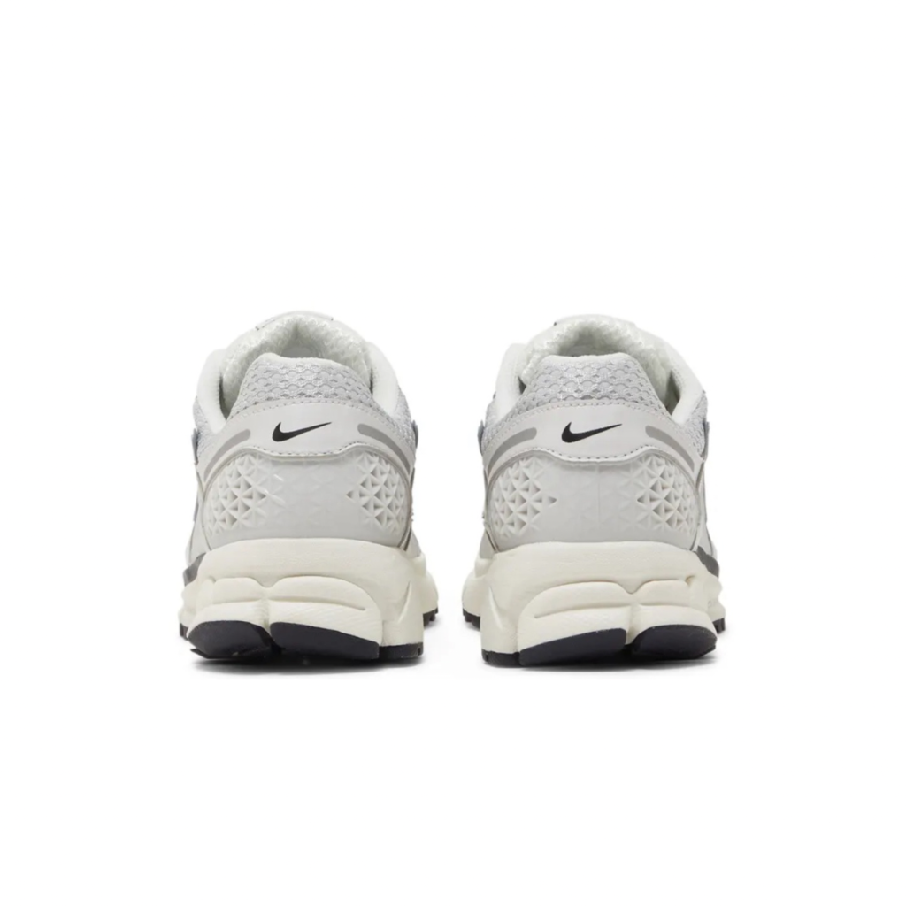 Air Zoom Vomero 5 'Photon Dust Metallic Silver'