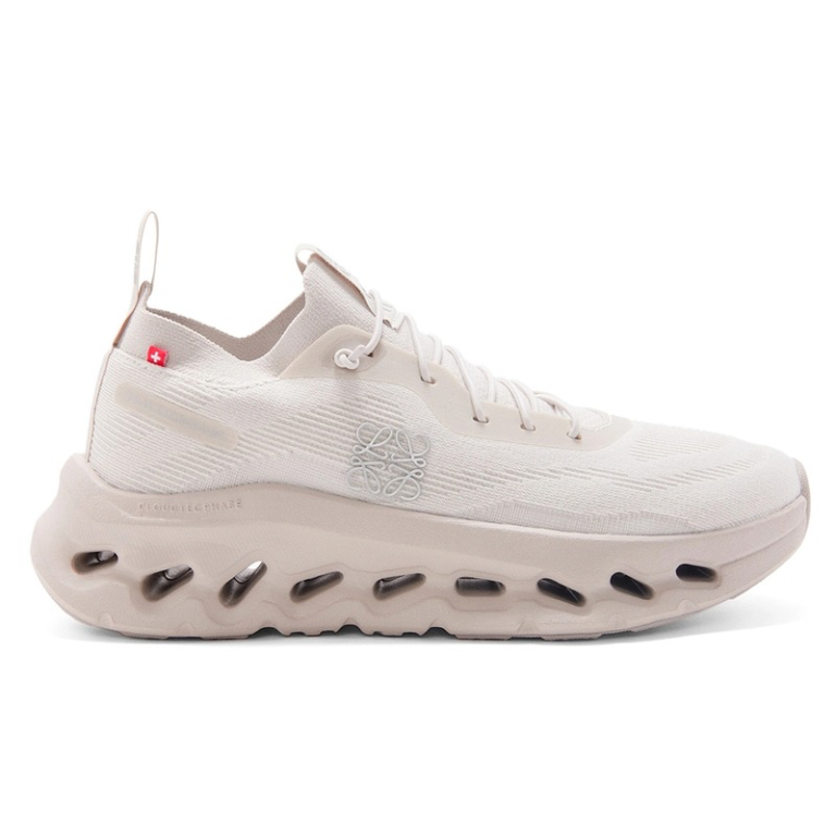 LOEWE x OnCloudtilt Sand